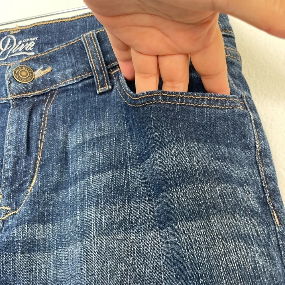 Old Navy Blue Jean Denim Bermuda Shorts with Cuffed Hem Size 4 Summer - Picture 5 of 10